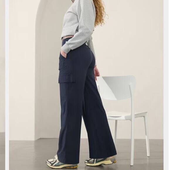 Athleta Brooklyn Heights High Rise Cargo Pant Size 6P - Picture 10 of 10